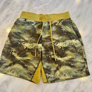 Lululemon Pace Breaker Linerless Short 7" - Size: Small